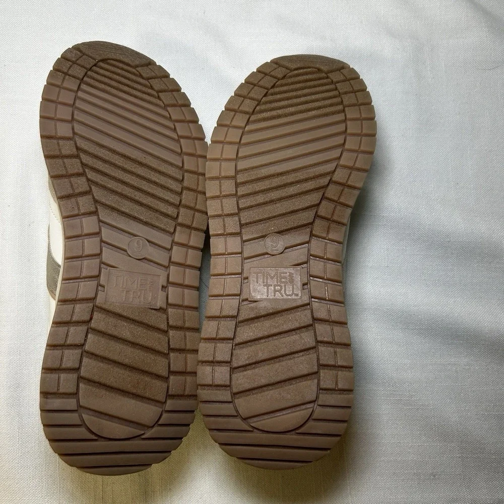 Time and Tru Women's Lace Up   Shoes Size 7W Memory Foam Multicolor‎